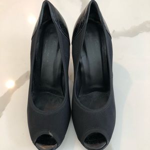 Black Peep Toe Donald J. Pliner Heel